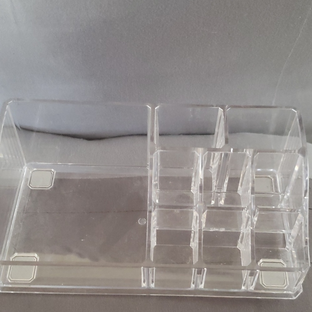 Clear Makeup Display - Picture 2 of 4